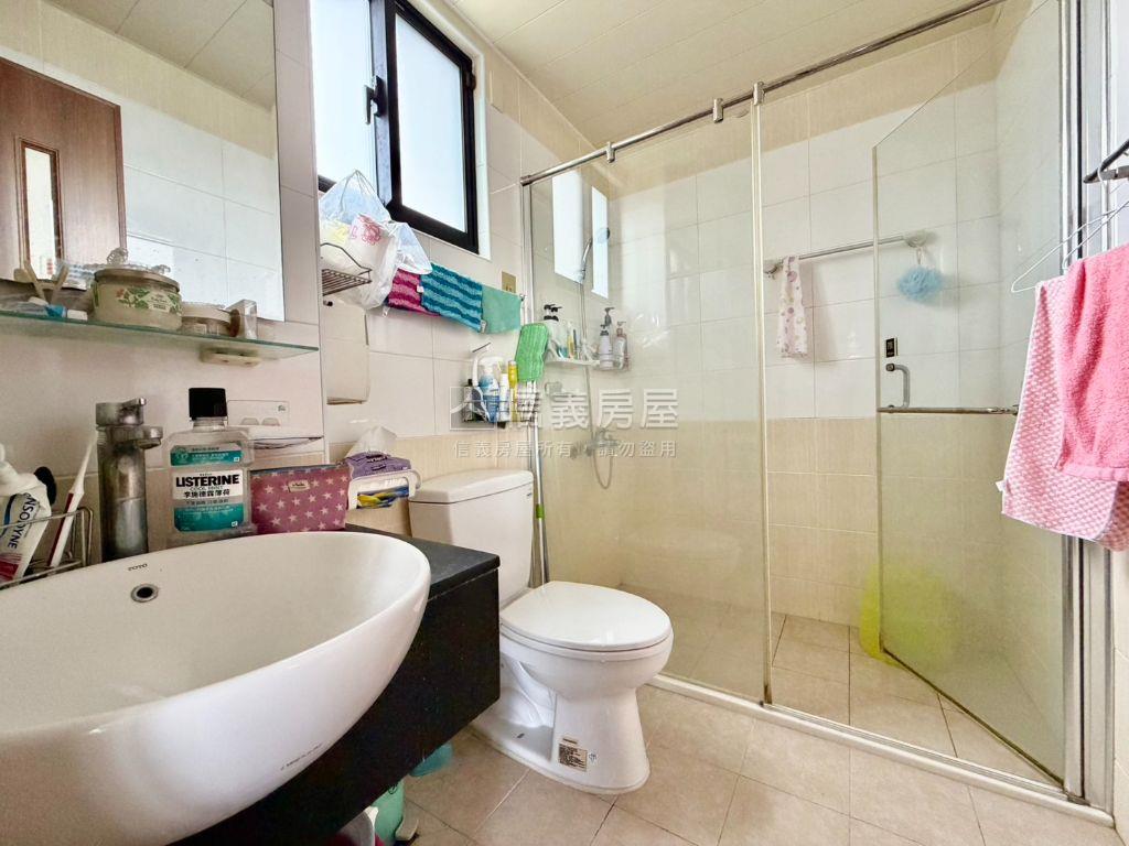 東區輕屋齡邊間車墅房屋室內格局與周邊環境