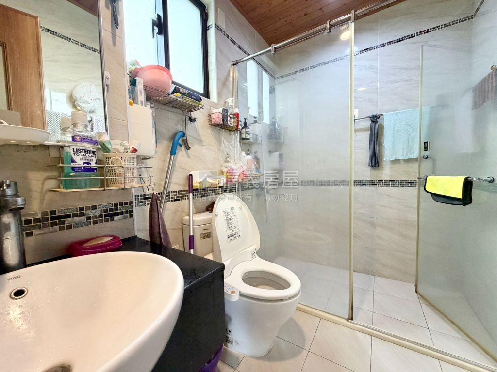 東區輕屋齡邊間車墅房屋室內格局與周邊環境