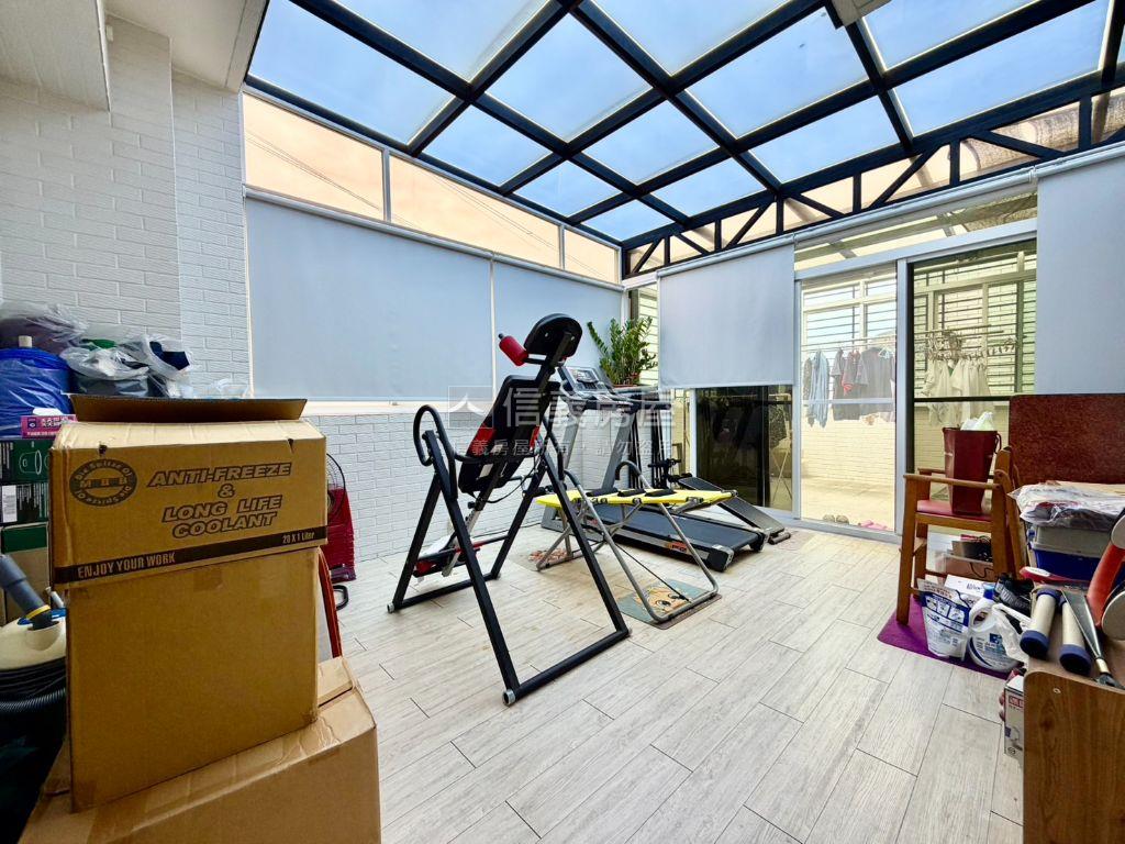 東區輕屋齡邊間車墅房屋室內格局與周邊環境
