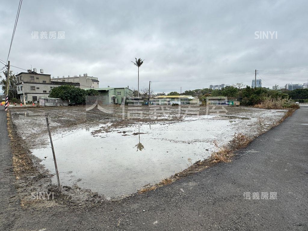 近高鐵特區土地２房屋室內格局與周邊環境