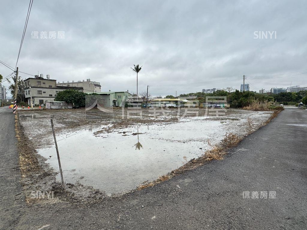 近高鐵特區土地２房屋室內格局與周邊環境