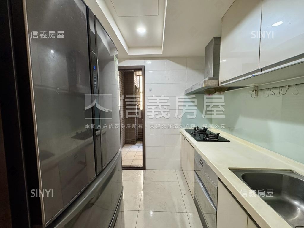 鴻築吾江景觀兩房車位房屋室內格局與周邊環境