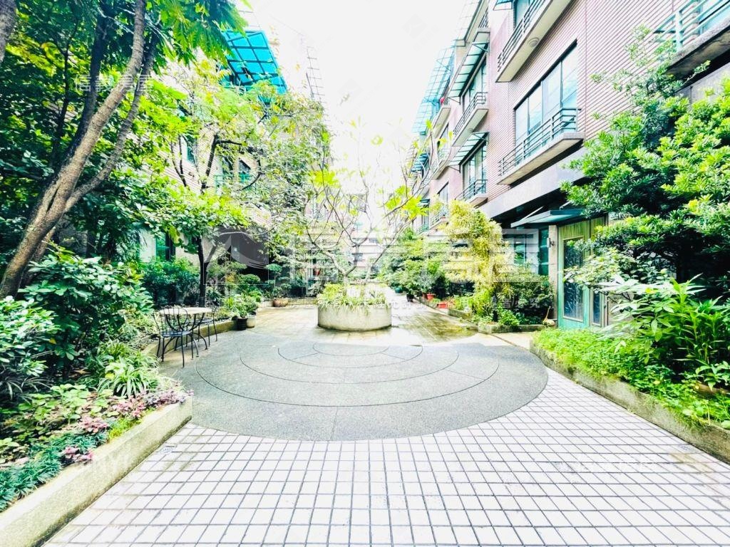 榮耀之星大透帶車庫房屋室內格局與周邊環境
