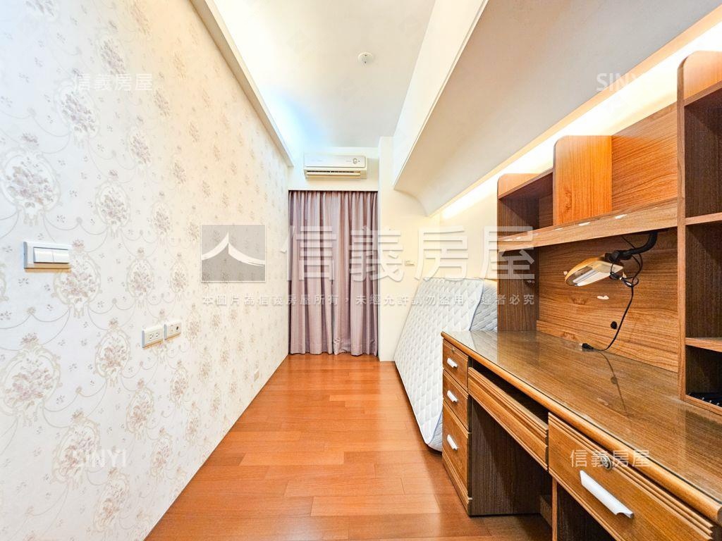 近環西路精美店住＋車位房屋室內格局與周邊環境