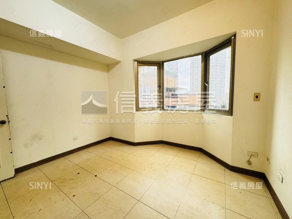 大湖春天電梯３房房屋室內格局與周邊環境