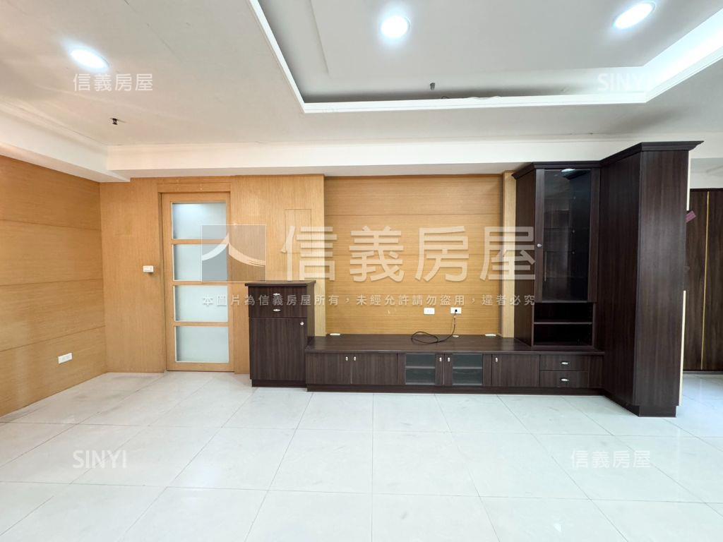 世紀皇家朝外溫馨大三房房屋室內格局與周邊環境