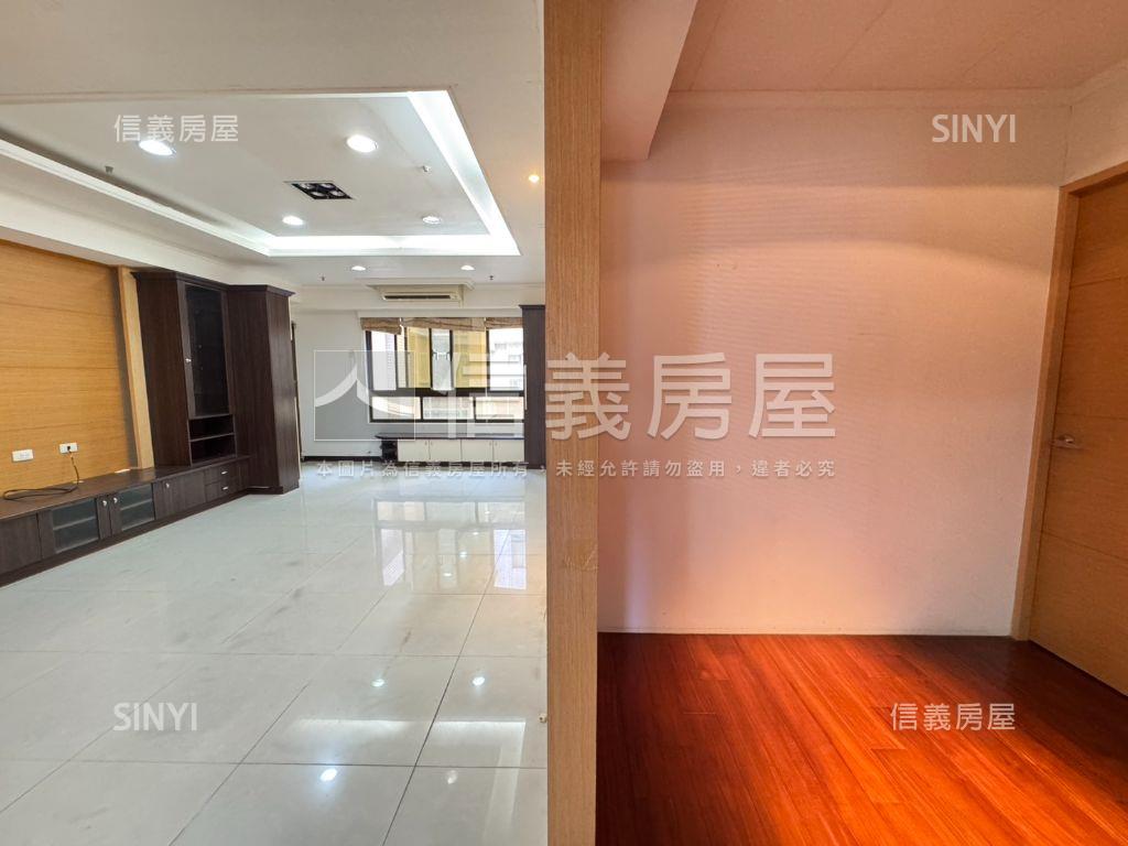 世紀皇家朝外溫馨大三房房屋室內格局與周邊環境