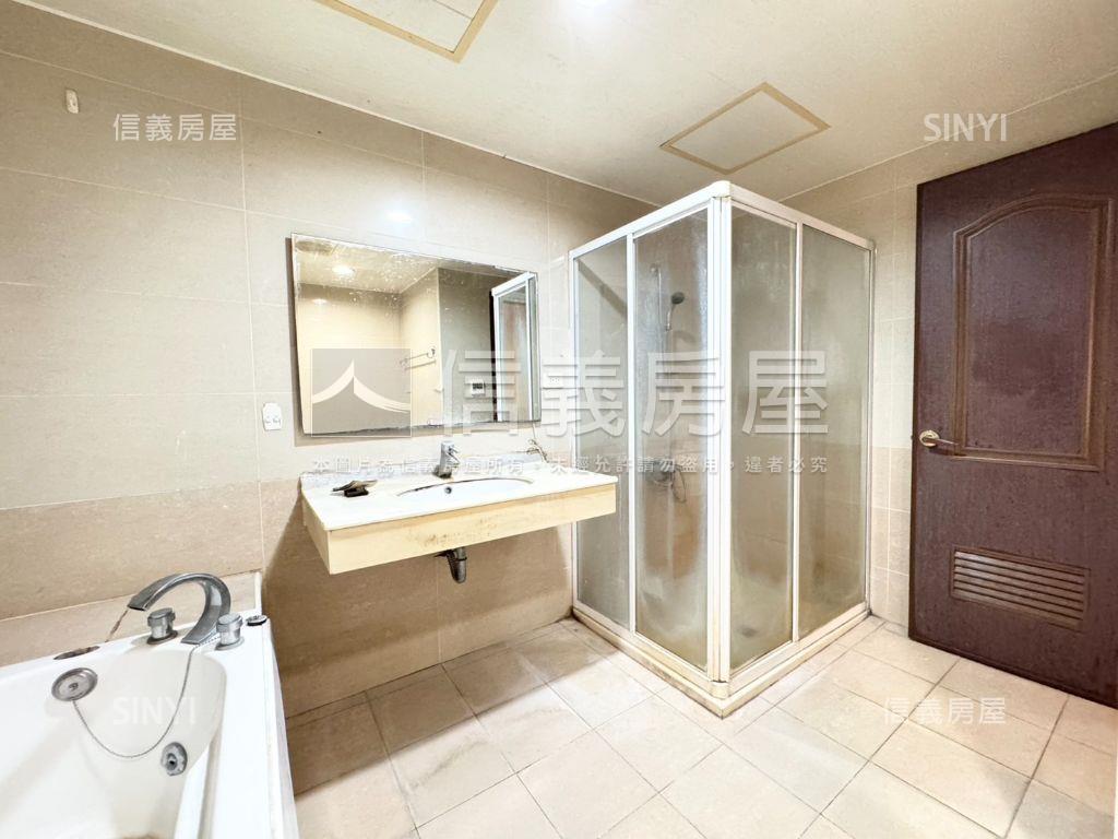 世紀皇家朝外溫馨大三房房屋室內格局與周邊環境