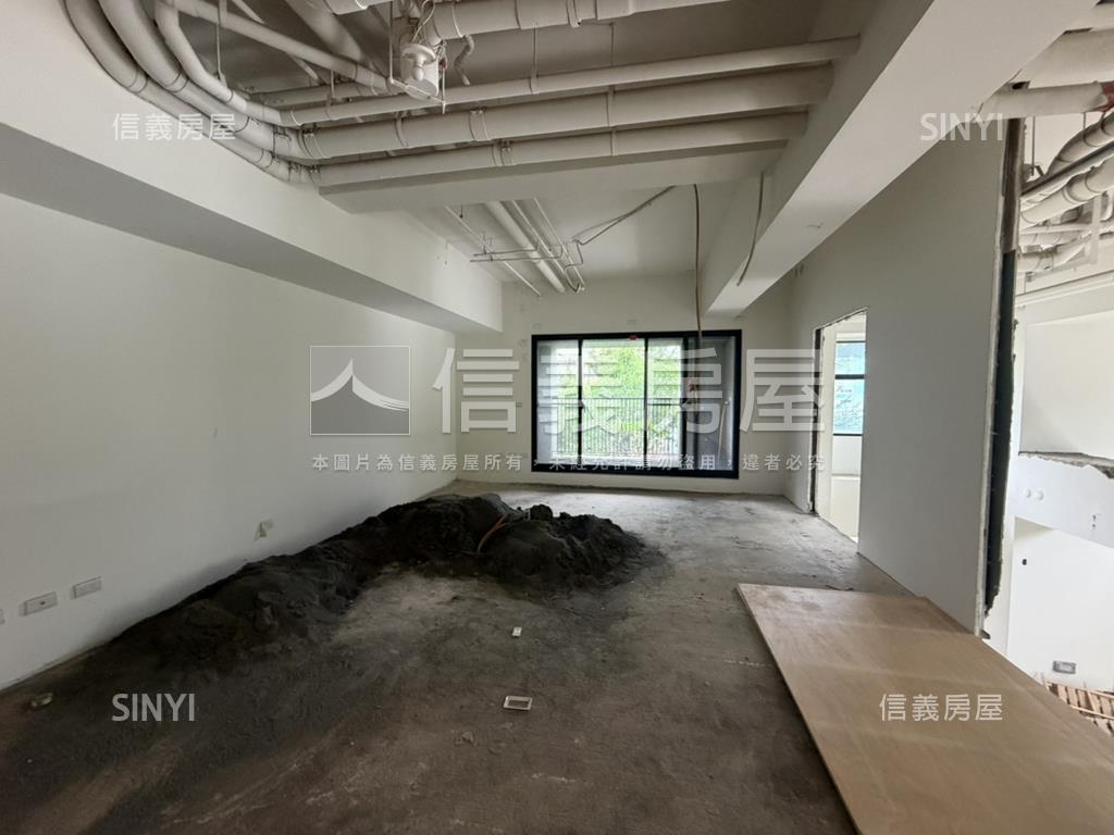 成大地標稀有金鑽店面Ｂ房屋室內格局與周邊環境