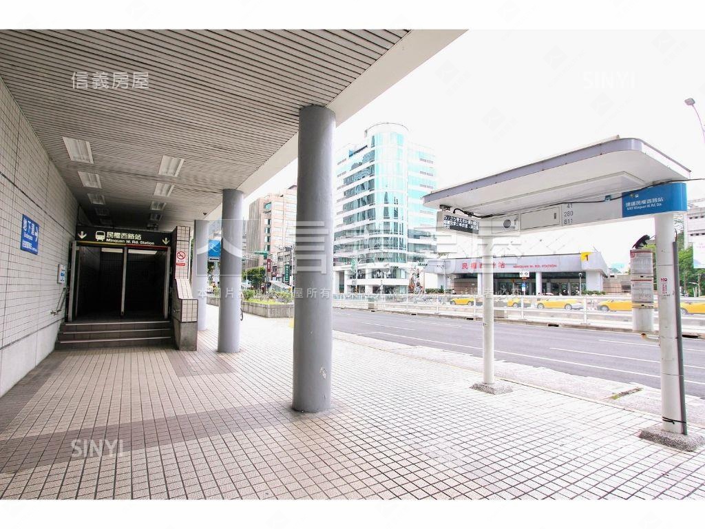 豪華高樓稀有釋出房屋室內格局與周邊環境
