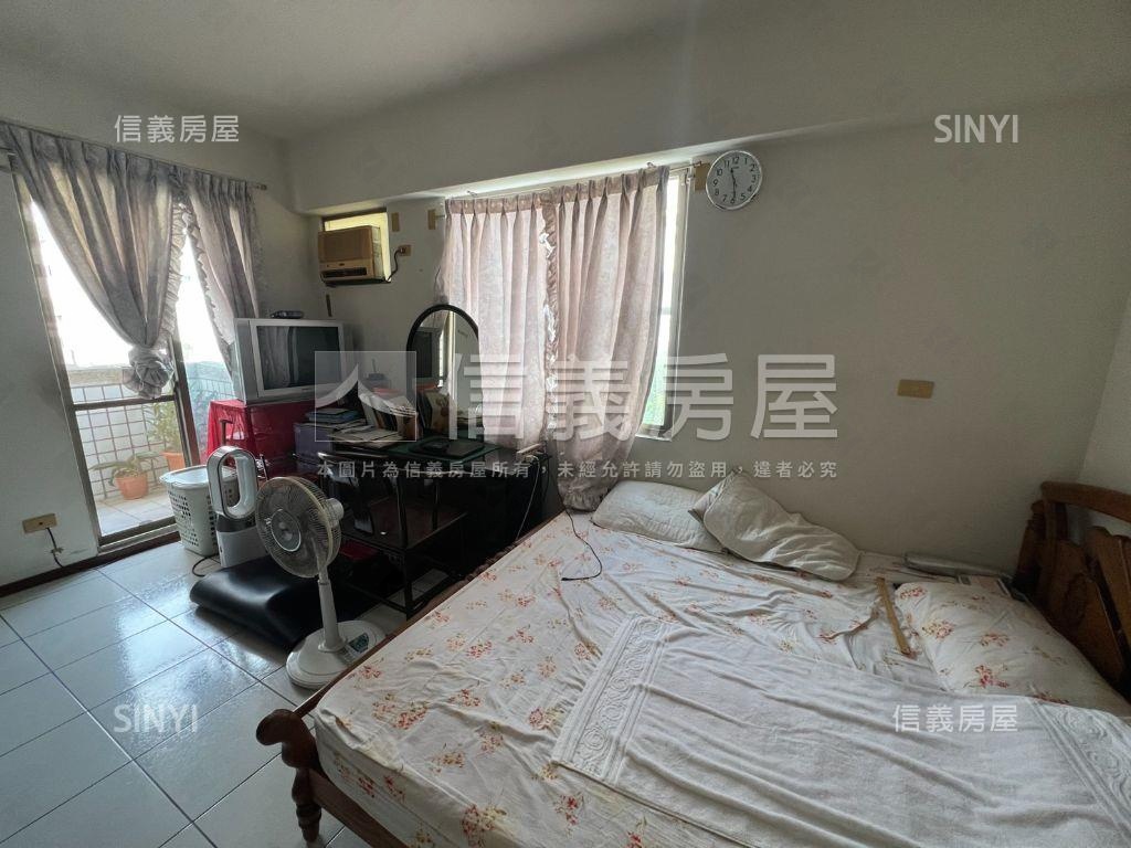 新青安適合。四房含車位房屋室內格局與周邊環境