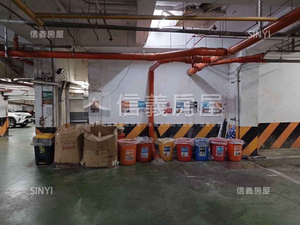 新第ＩＩ三車位房屋室內格局與周邊環境
