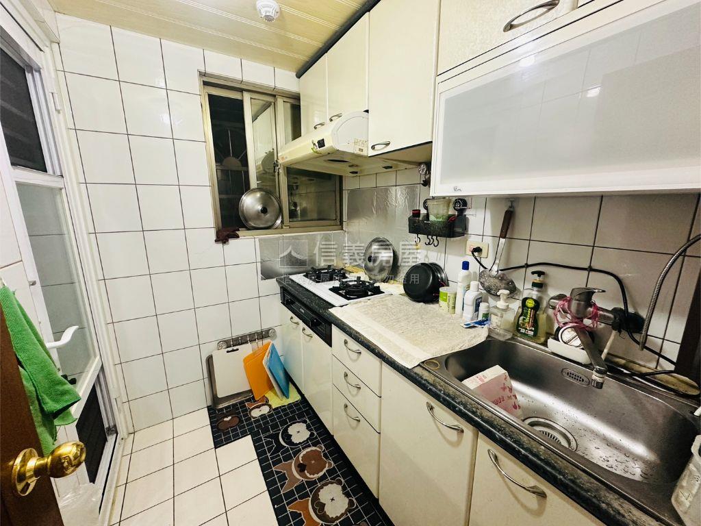 彈性格局．寬敞兩房加車位房屋室內格局與周邊環境