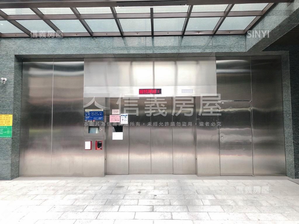 真香！面公園７年兩房車位房屋室內格局與周邊環境
