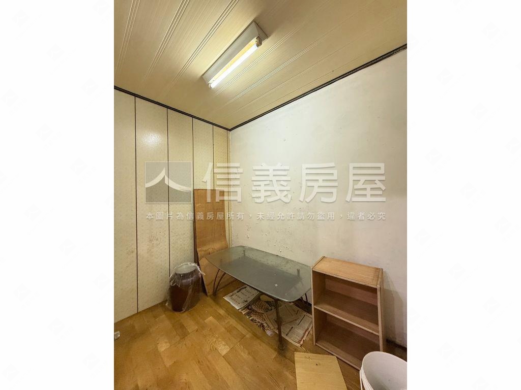 近捷運邊間明亮３房房屋室內格局與周邊環境