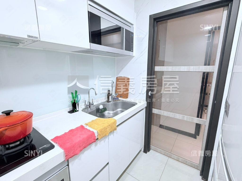 近捷運鋼骨好視野兩房車位房屋室內格局與周邊環境