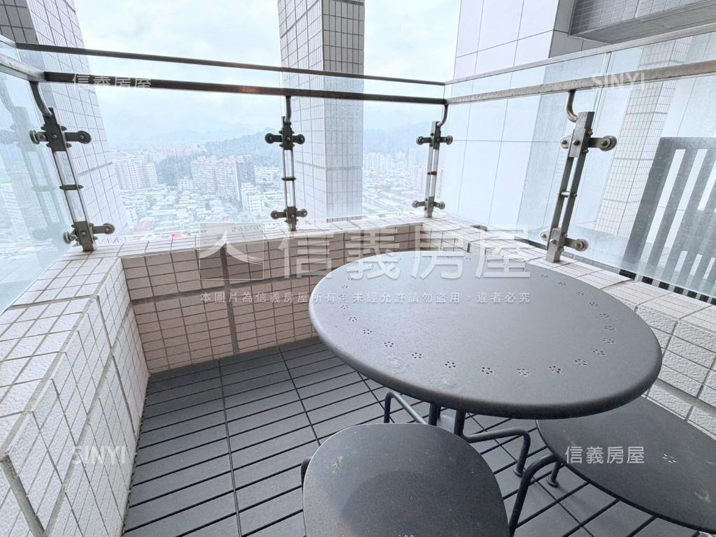 近捷運鋼骨好視野兩房車位房屋室內格局與周邊環境