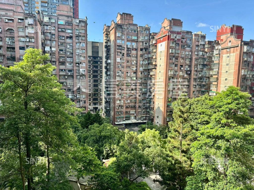 大安國宅邊間採光三房高樓房屋室內格局與周邊環境