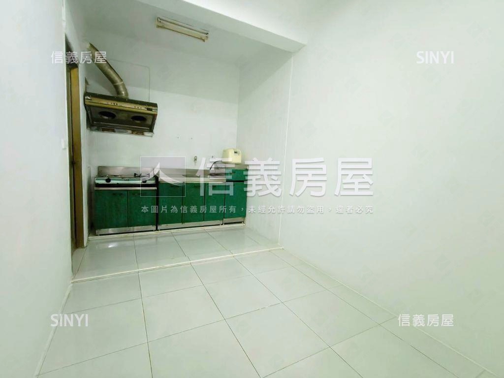 近二聖輕軌一樓好成家美寓房屋室內格局與周邊環境