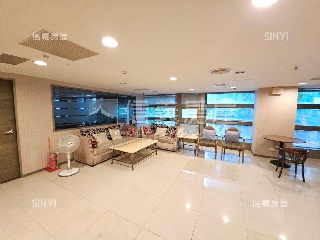 店長推薦４米２挑高美宅棒房屋室內格局與周邊環境