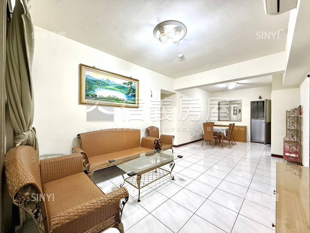 世紀比漾名人四房車位房屋室內格局與周邊環境