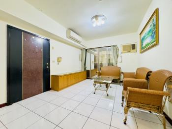 世紀比漾名人四房車位