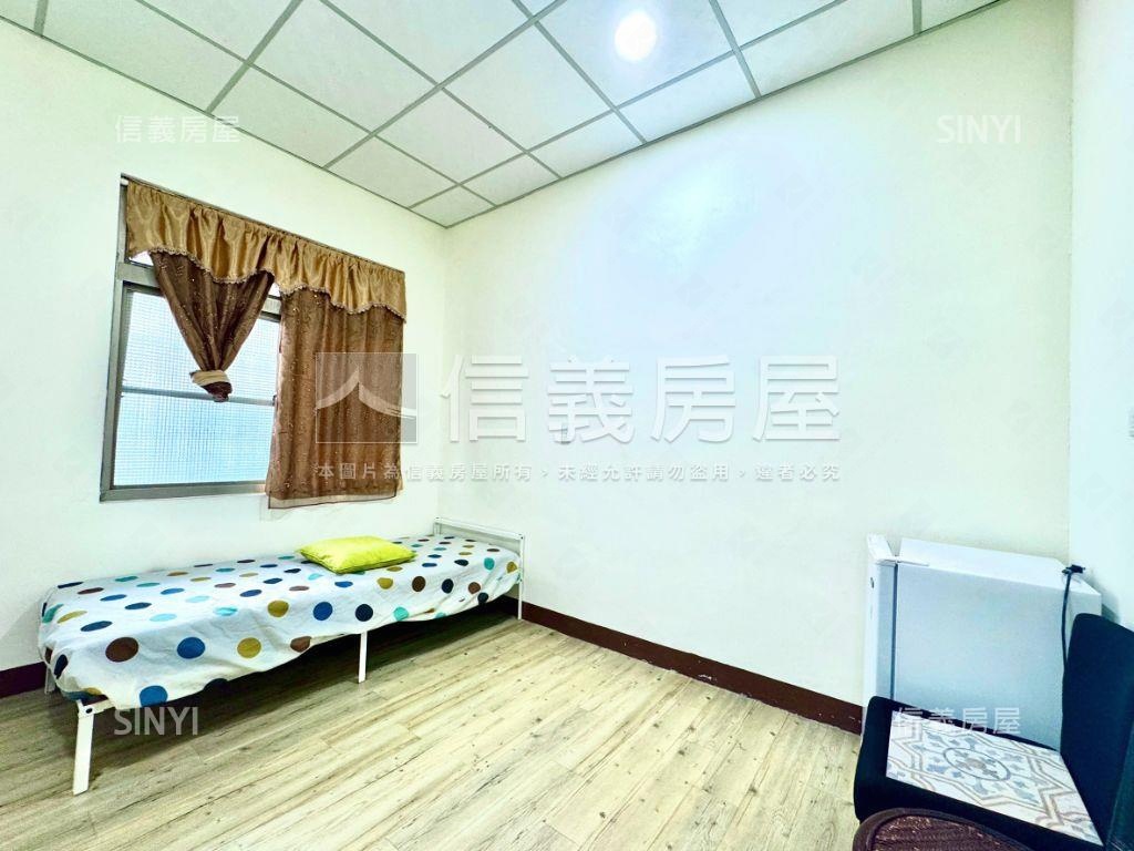 近家樂福有整理好停車透天房屋室內格局與周邊環境