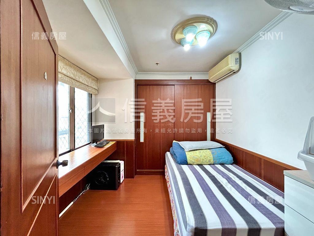 專任巴黎高樓附坡平車位房屋室內格局與周邊環境