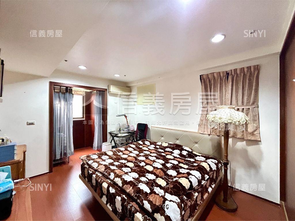 專任巴黎高樓附坡平車位房屋室內格局與周邊環境