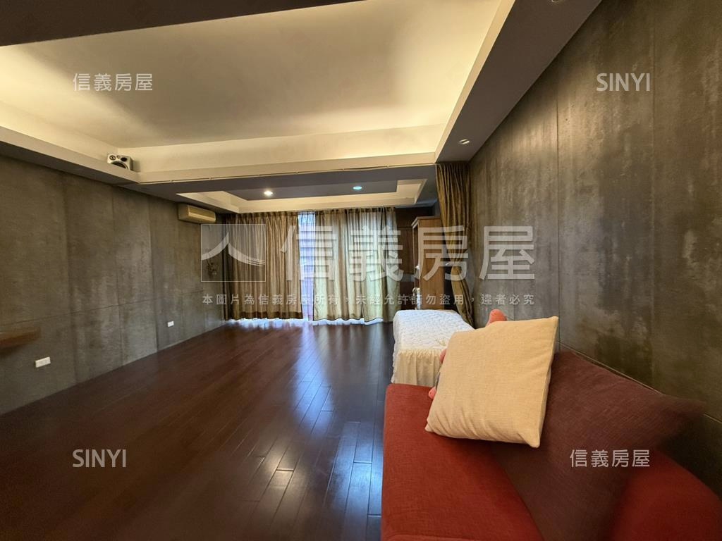 龍岡燙金大地坪透天房屋室內格局與周邊環境