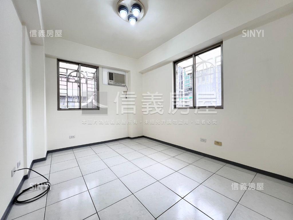 一品京城電梯明亮３房房屋室內格局與周邊環境