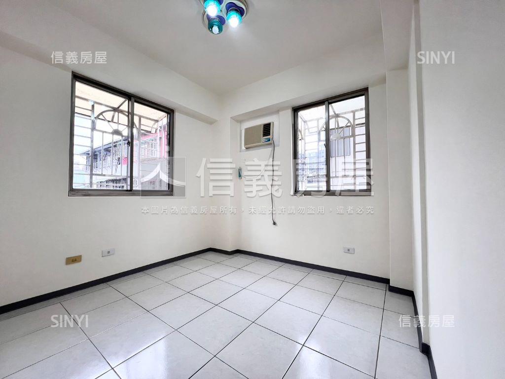 一品京城電梯明亮３房房屋室內格局與周邊環境