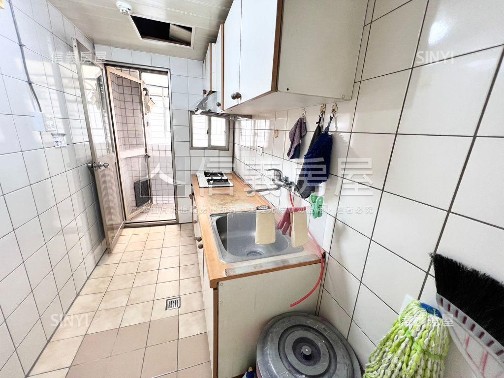 一品京城電梯明亮３房房屋室內格局與周邊環境