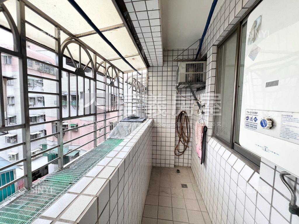 一品京城電梯明亮３房房屋室內格局與周邊環境