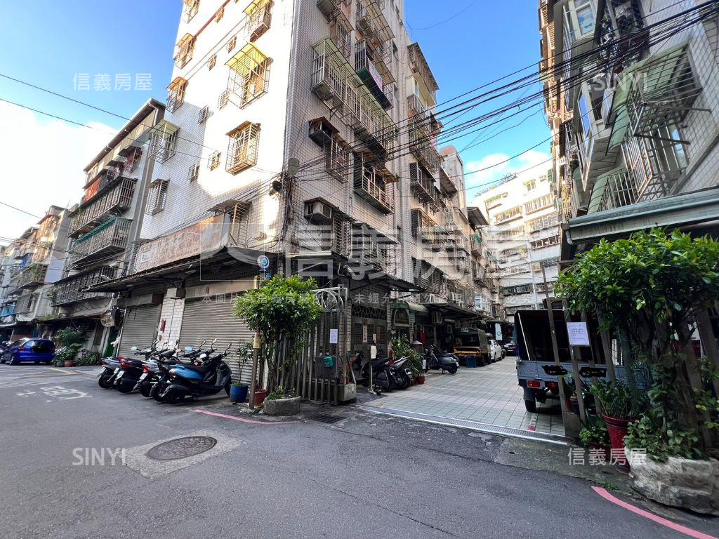 一品京城電梯明亮３房房屋室內格局與周邊環境