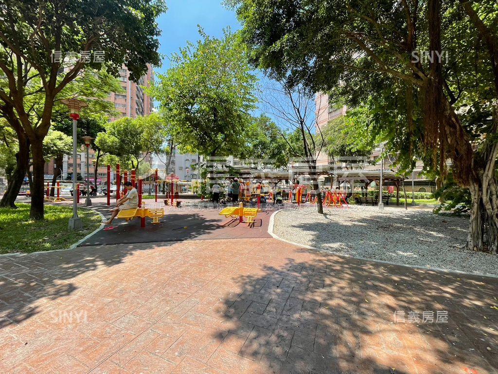 一品京城電梯明亮３房房屋室內格局與周邊環境