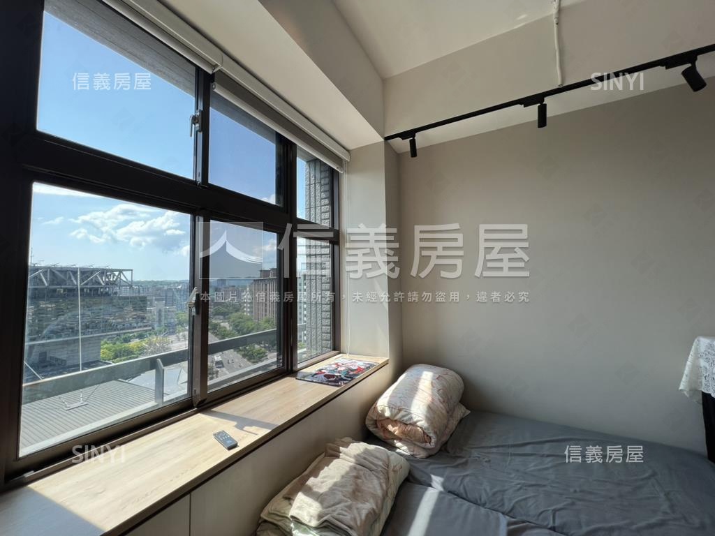 光點樓中樓露臺戶房屋室內格局與周邊環境