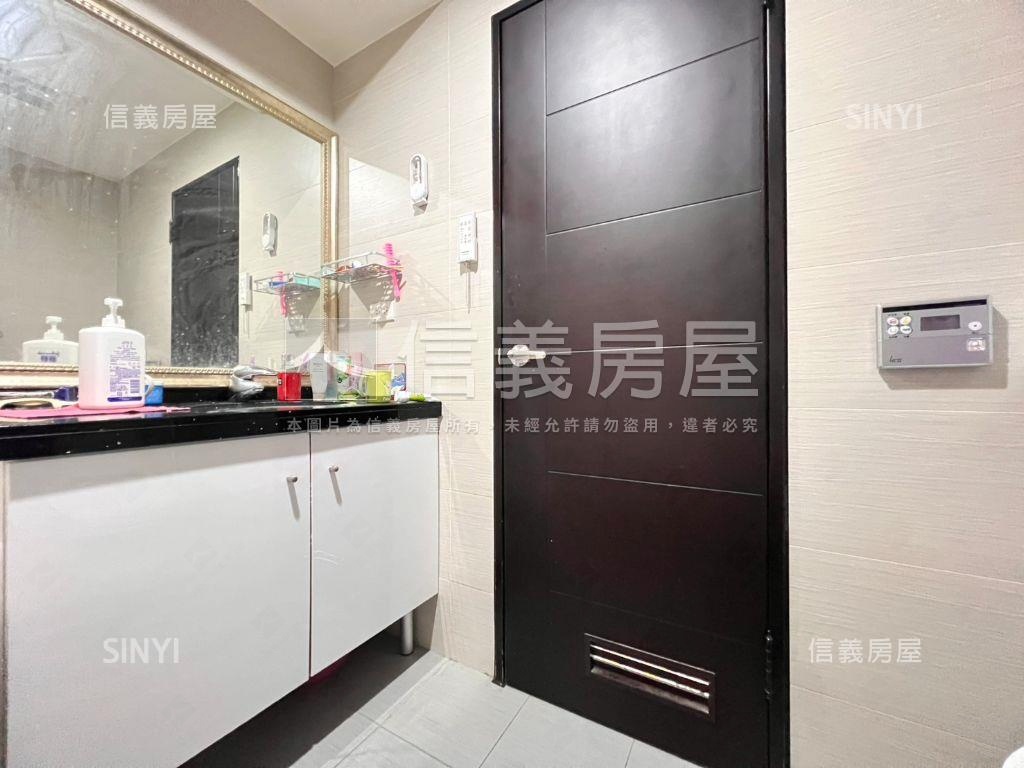 【住宅】曼哈頓一房車位房屋室內格局與周邊環境