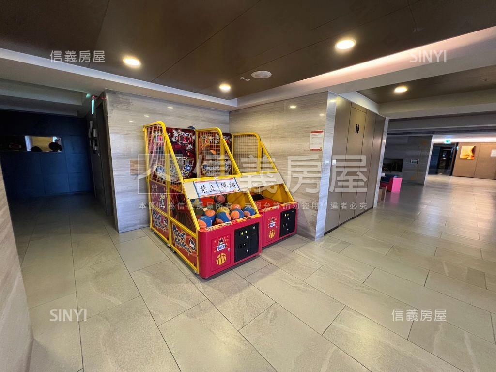 【住宅】曼哈頓一房車位房屋室內格局與周邊環境