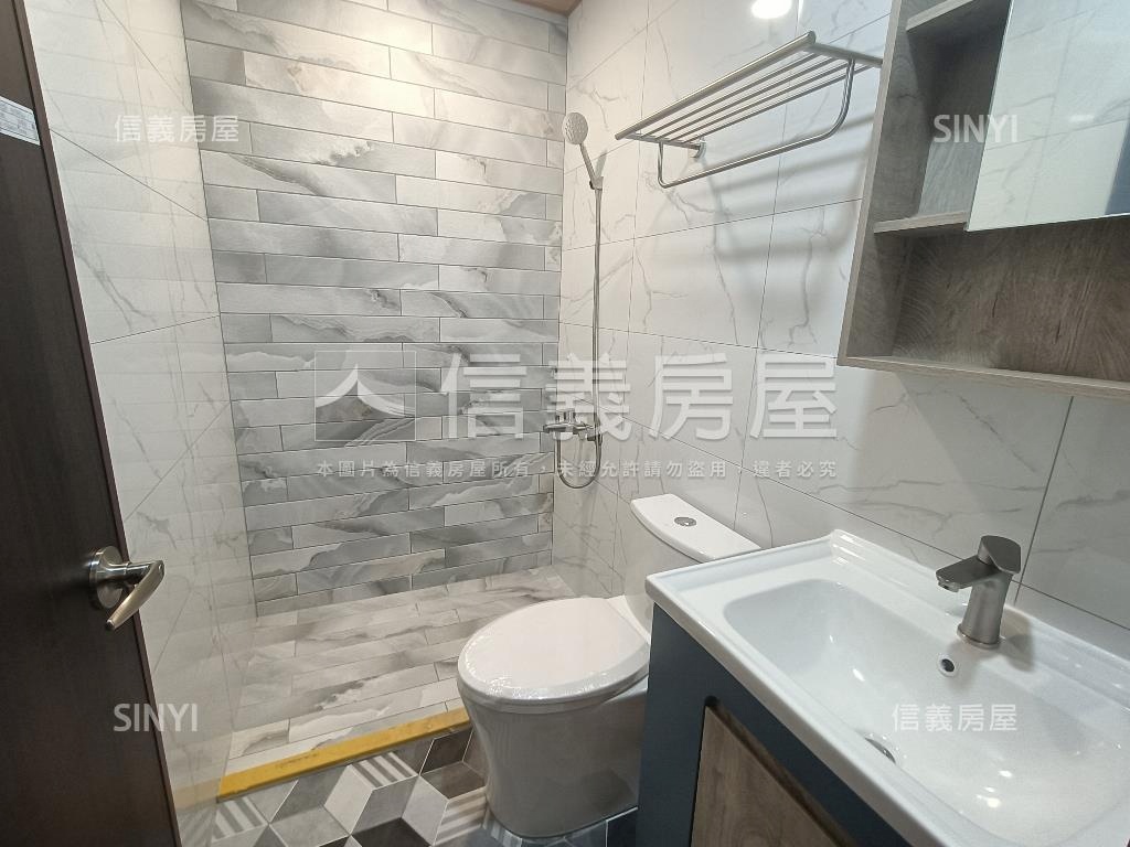 高醫商圈翻新美透天房屋室內格局與周邊環境