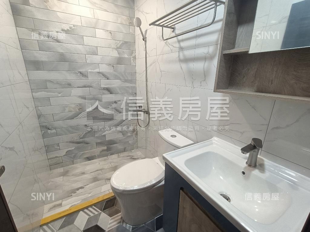高醫商圈翻新美透天房屋室內格局與周邊環境