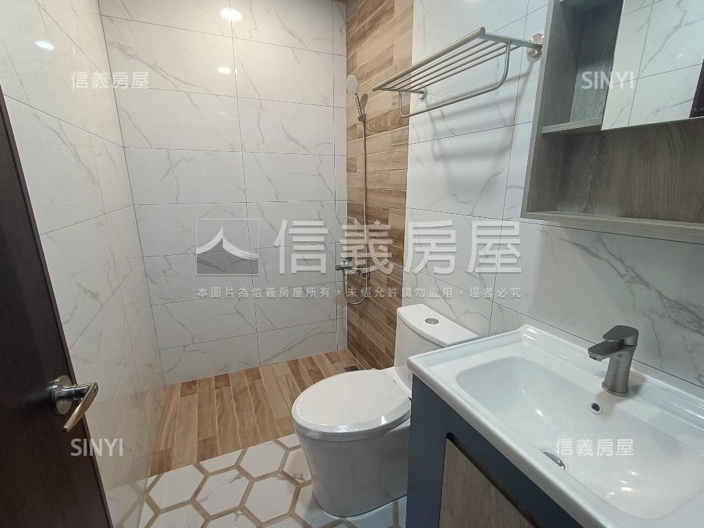 高醫商圈翻新美透天房屋室內格局與周邊環境