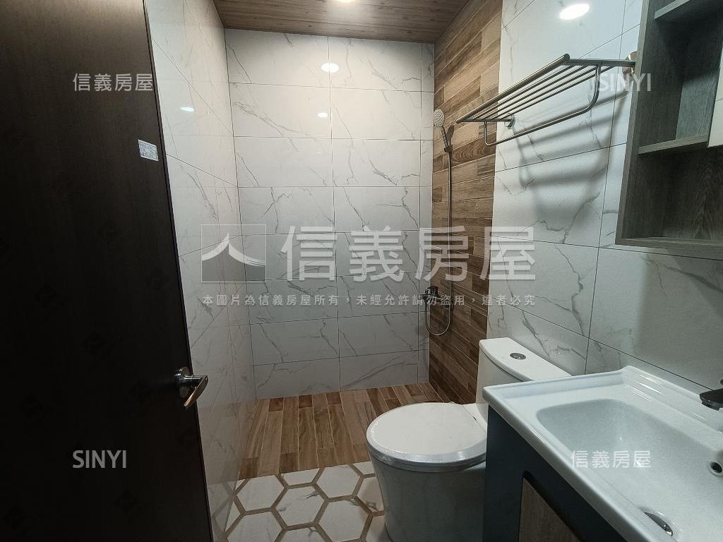 高醫商圈翻新美透天房屋室內格局與周邊環境