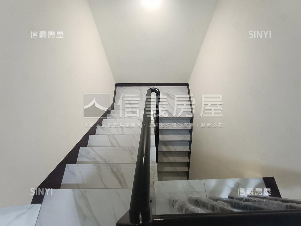高醫商圈翻新美透天房屋室內格局與周邊環境