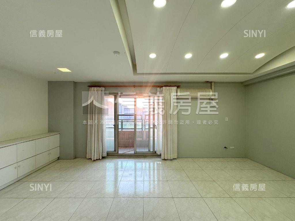 凹仔底首排樓中樓豪邸平車房屋室內格局與周邊環境