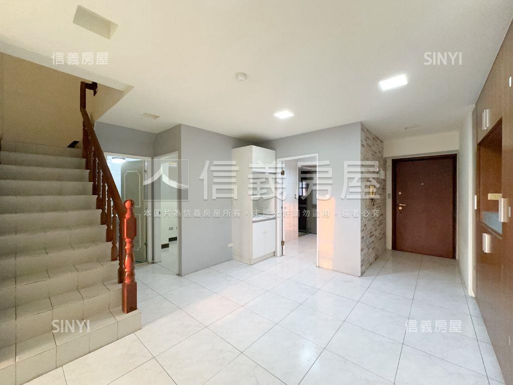 凹仔底首排樓中樓豪邸平車房屋室內格局與周邊環境