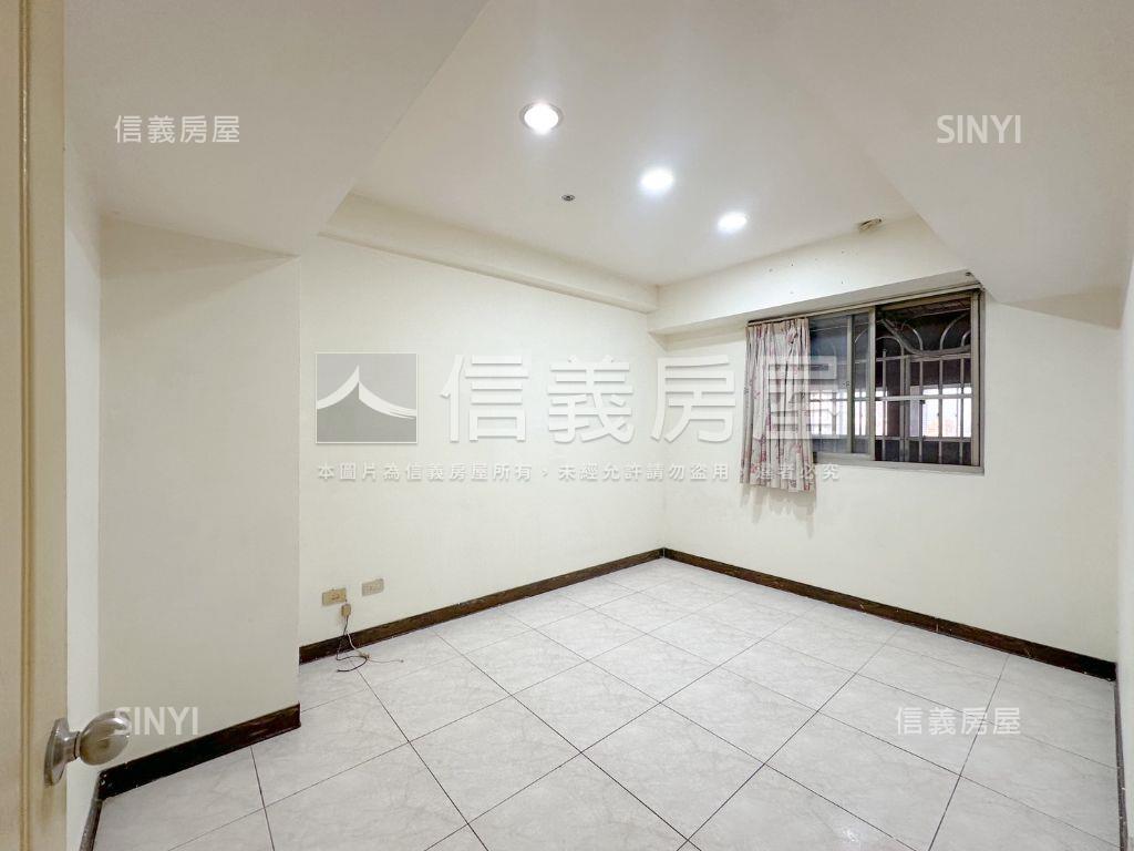 凹仔底首排樓中樓豪邸平車房屋室內格局與周邊環境