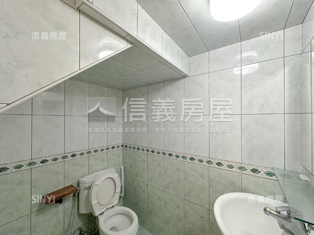 凹仔底首排樓中樓豪邸平車房屋室內格局與周邊環境