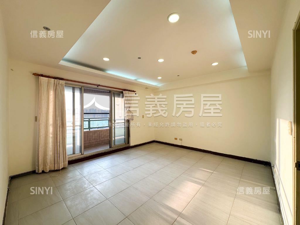 凹仔底首排樓中樓豪邸平車房屋室內格局與周邊環境