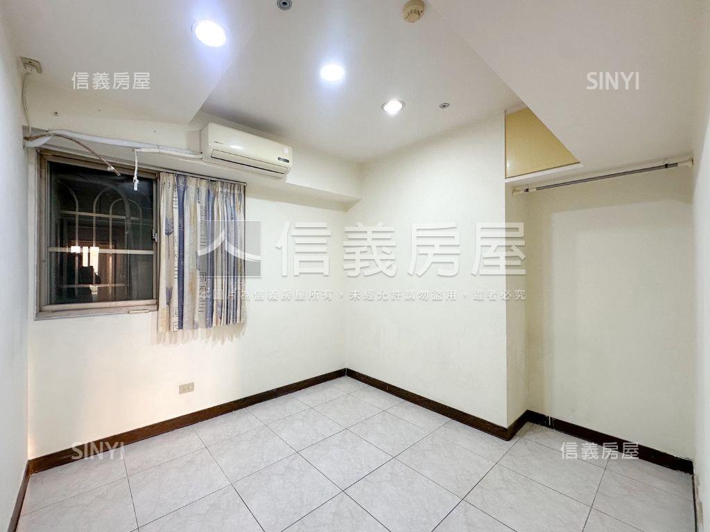 凹仔底首排樓中樓豪邸平車房屋室內格局與周邊環境